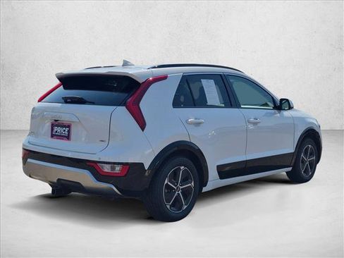 Used 2023 Kia Niro FWD image 5