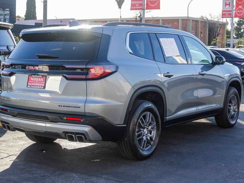 Used 2025 GMC Acadia Elevation image 7