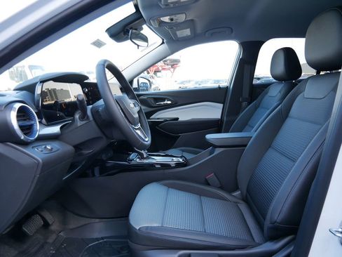 New 2026 Chevrolet Trax LT w/ Driver Confidence Package image 15