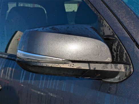 Used 2017 Toyota Tacoma TRD Sport image 12