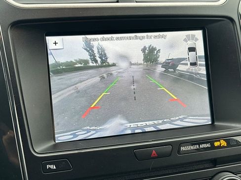 Used 2018 Ford Explorer XLT w/ Equipment Group 202A image 22