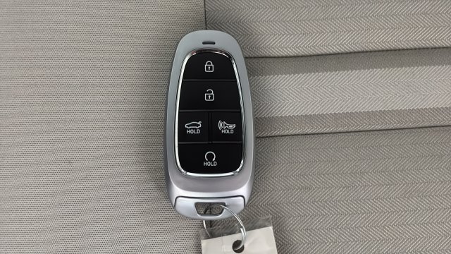 Used 2023 Hyundai Sonata SEL w/ Preferred Accessory Package FWD image 2