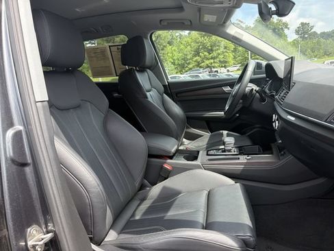 Used 2023 Audi Q5 e Premium Plus w/ Premium Plus Package AWD/4WD image 31