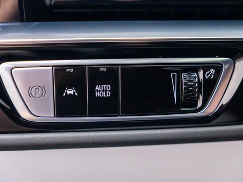 Certified 2024 Cadillac Lyriq Luxury AWD/4WD image 22
