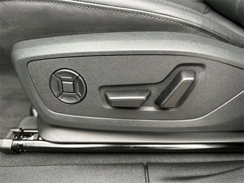 Certified 2025 Audi Q3 2.0T Premium Plus image 12