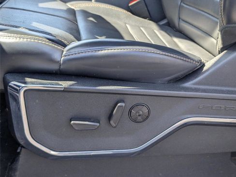 Used 2024 Ford F250 Platinum image 11