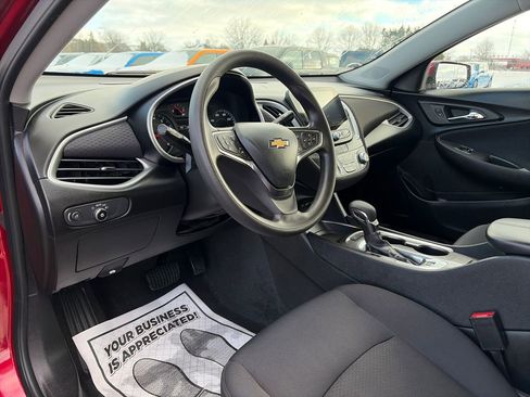 Used 2025 Chevrolet Malibu LT image 21