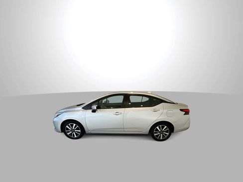 Used 2024 Nissan Versa SV image 5