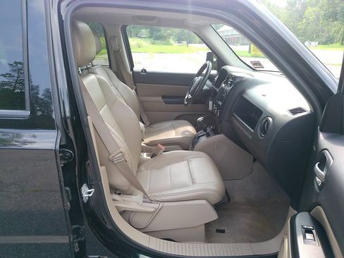 Used 2015 Jeep Patriot High Altitude AWD/4WD image 25