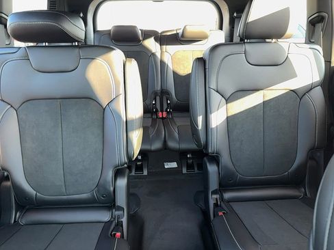 New 2025 Jeep Grand Cherokee L Altitude image 16