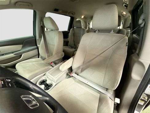 Used 2016 Honda Odyssey SE image 19