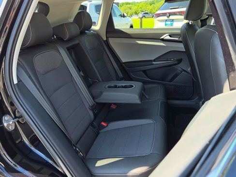 Certified 2023 Volkswagen Taos SE w/ Panoramic Sunroof Package FWD image 61