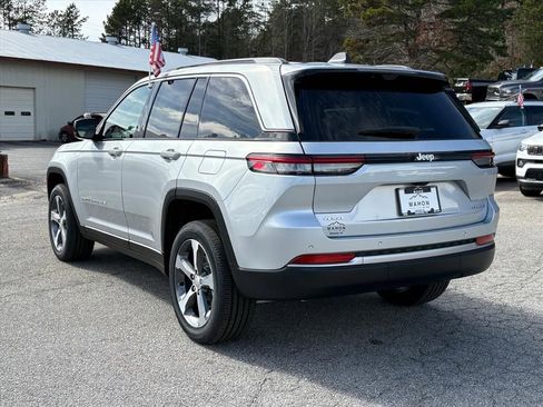 New 2026 Jeep Grand Cherokee Limited w/ Luxury Tech Group II AWD/4WD image 5
