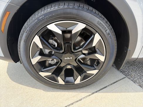 Used 2025 Kia Sorento EX w/ Panoramic Sunroof Package FWD image 21