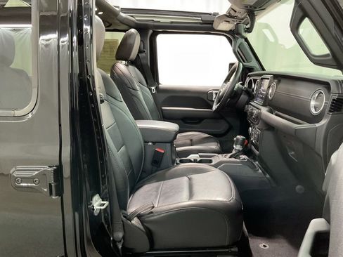 Used 2023 Jeep Wrangler Unlimited Sahara w/ Cold Weather Group image 27