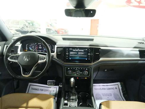 Used 2022 Volkswagen Atlas Cross Sport SEL Premium R-Line image 27