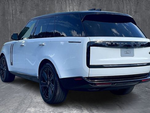 Used 2023 Land Rover Range Rover SE image 4