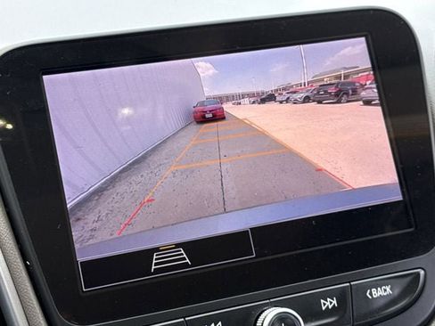 Used 2023 Chevrolet Malibu LS FWD image 17