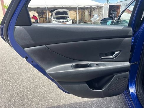 Used 2025 Hyundai Elantra SEL FWD image 12