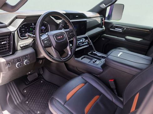 Used 2025 GMC Sierra 2500 AT4 w/ AT4 Premium Plus Package AWD/4WD image 12