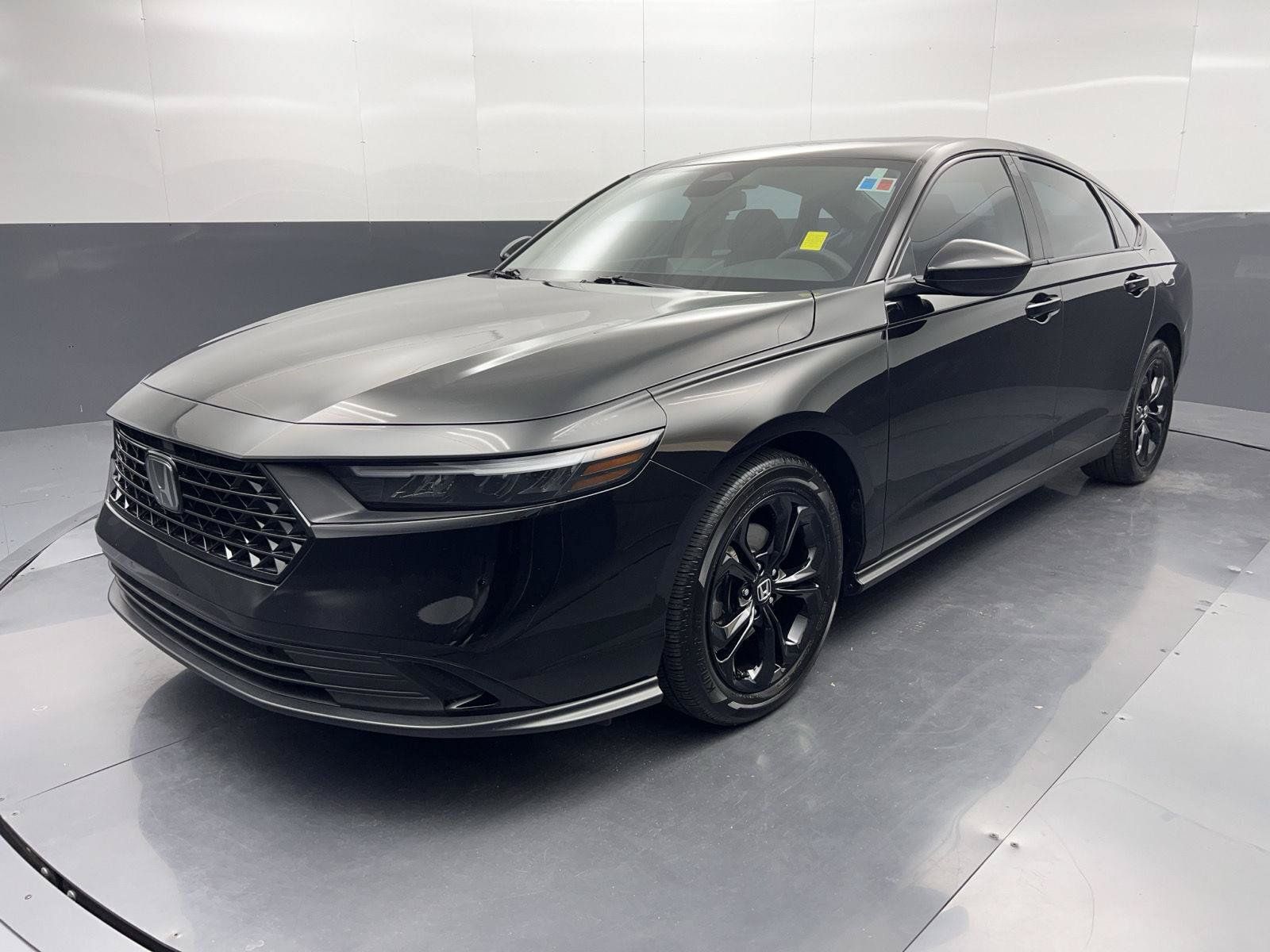 Certified 2025 Honda Accord SE image 27