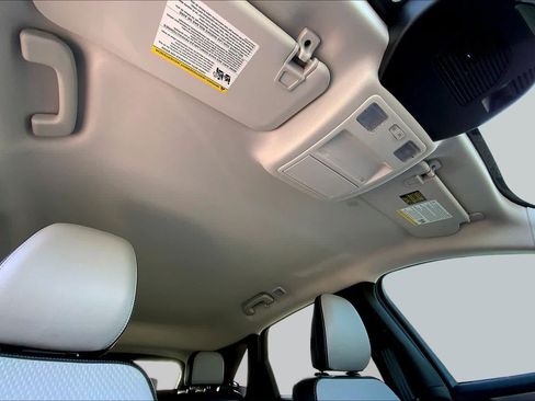 Used 2025 Ford Escape SE FWD image 27