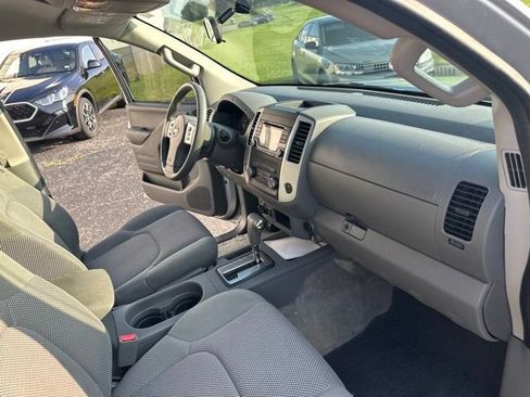 Used 2016 Nissan Frontier SV AWD/4WD image 11