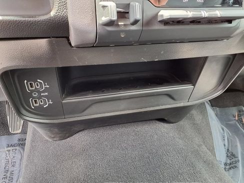 Used 2024 RAM 2500 Big Horn AWD/4WD image 10