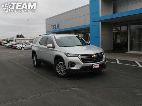 Used 2022 Chevrolet Traverse LT w/ LPO, Floor Liner Package image 2