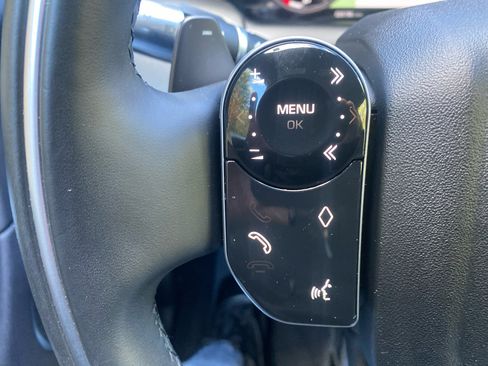 Used 2020 Land Rover Discovery Sport SE R-Dynamic image 12