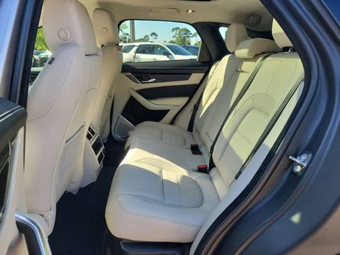 Used 2023 Jaguar F-PACE R-Dynamic S AWD/4WD image 13