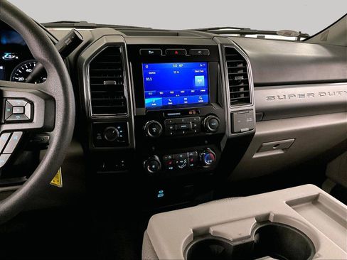 Used 2022 Ford F350 XLT w/ XLT Premium Package AWD/4WD image 6