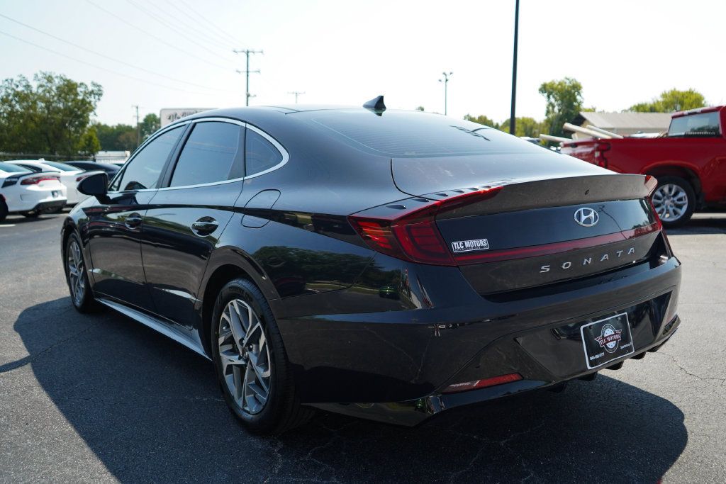 Used 2023 Hyundai Sonata SEL w/ Convenience Package FWD image 3