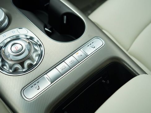 Used 2024 Genesis GV60 RWD image 21