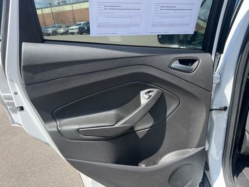 Used 2015 Ford Escape SE image 14