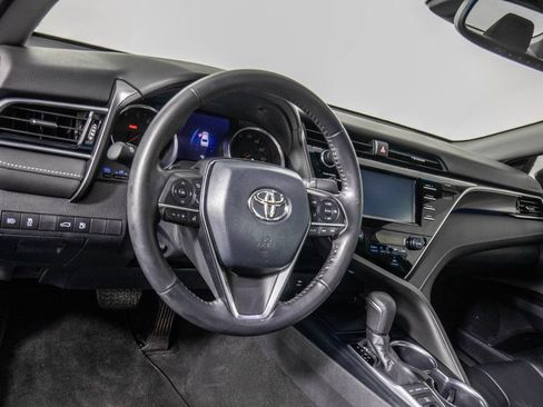 Used 2018 Toyota Camry XSE FWD image 16