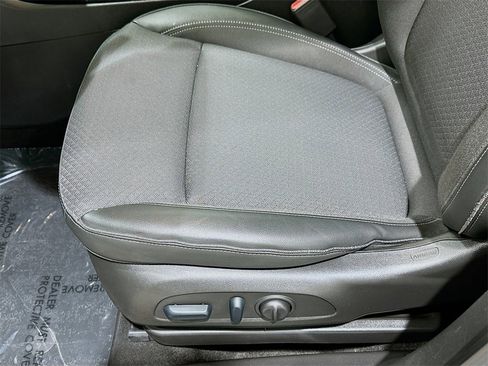 Used 2023 Buick Encore GX Select w/ Safety Package II image 19
