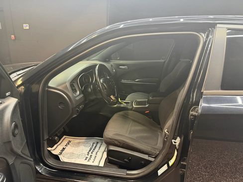 Used 2015 Dodge Charger SXT RWD image 12