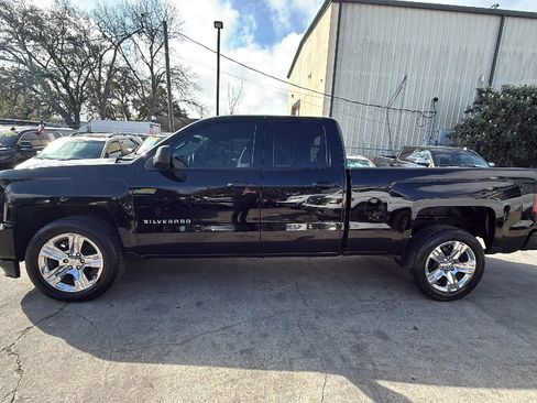 Used 2017 Chevrolet Silverado 1500 Custom w/ Custom Convenience Package image 4