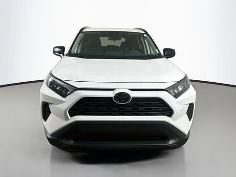 Used 2021 Toyota RAV4 LE FWD image 2