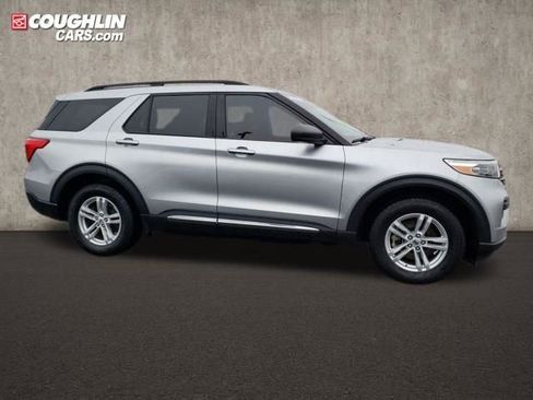 Used 2020 Ford Explorer XLT image 11