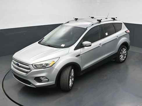 Used 2017 Ford Escape Titanium image 32