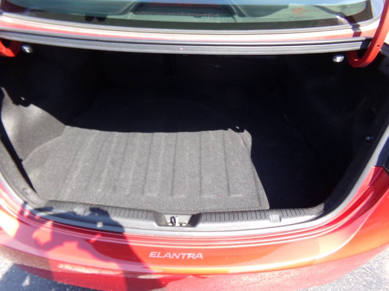 Used 2013 Hyundai Elantra Limited FWD image 19