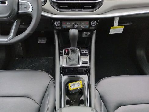 New 2026 Jeep Compass Limited image 18