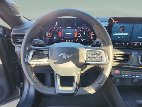 Certified 2025 Ford Mustang Coupe image 8