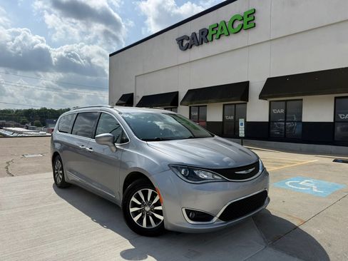 Used 2020 Chrysler Pacifica Touring-L Plus FWD image 1