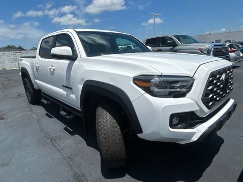 Used 2023 Toyota Tacoma TRD Off-Road w/ Technology Package AWD/4WD image 7