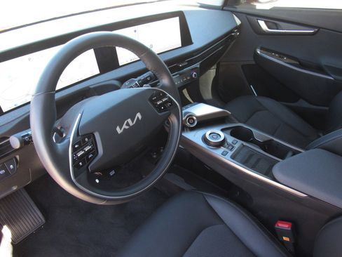 Used 2024 Kia EV6 Light image 15