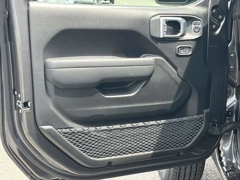New 2026 Jeep Gladiator Sport AWD/4WD image 11