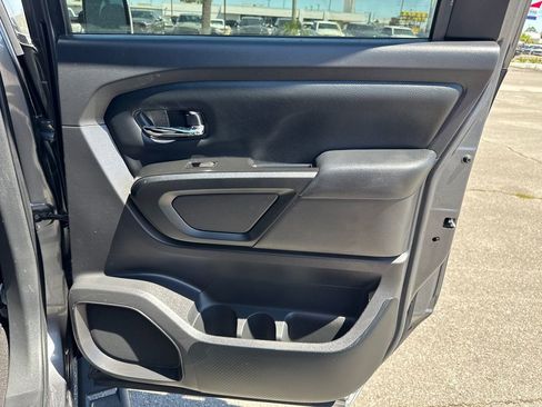 Used 2023 Nissan Titan SV w/ SV Convenience Package AWD/4WD image 17